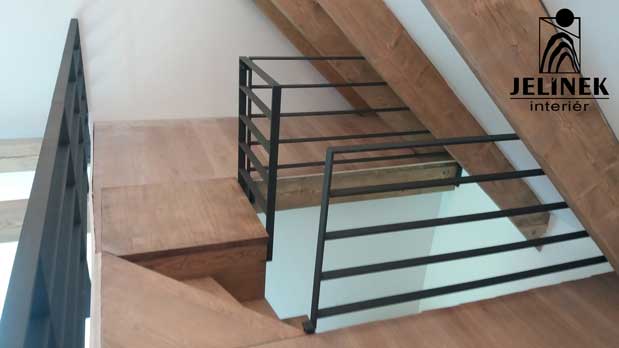 Než vyberete zábradlí na schodiště: materiály, kotvení a proč záleží na dílně